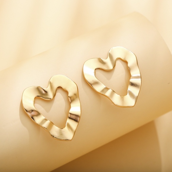 **LOUELLA* Gold Irregular Heart Shaped Fashion Earrings - Picture 1 of 4